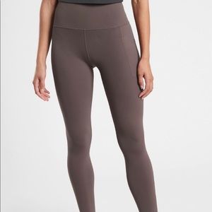 Athleta Salutation Stash Pocket II 7/8 in coffee house brown size XS